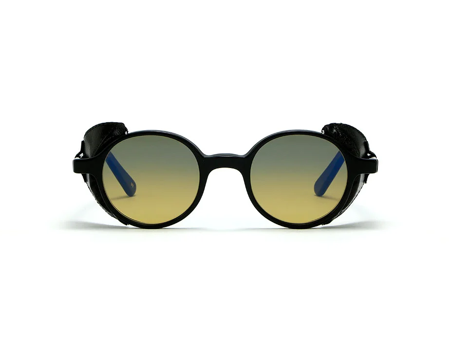 REUNION FLAP BLACK 01 BLACK LEATHER FLAT
